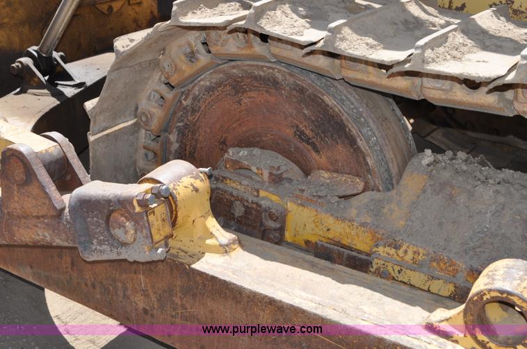 image for item G6006 1970 Caterpillar D8H dozer