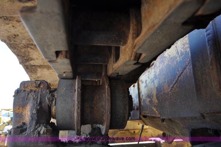 image for item G6006 1970 Caterpillar D8H dozer