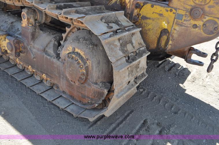 image for item G6006 1970 Caterpillar D8H dozer