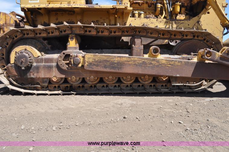 image for item G6006 1970 Caterpillar D8H dozer