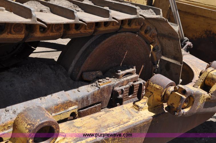 image for item G6006 1970 Caterpillar D8H dozer