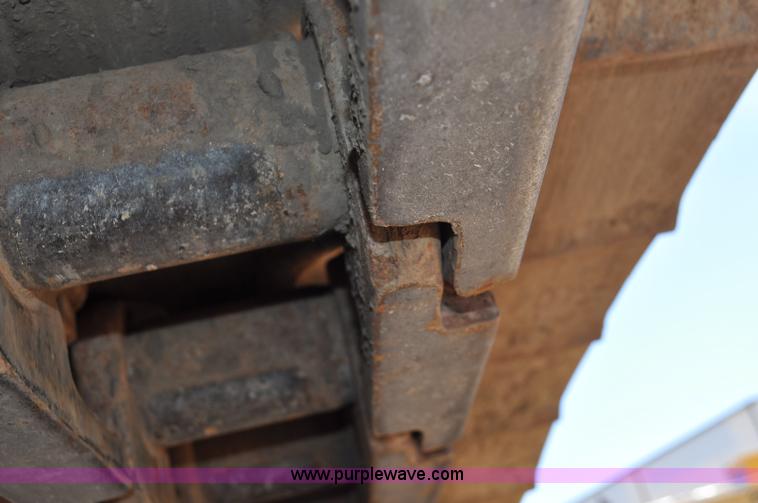 image for item G6006 1970 Caterpillar D8H dozer