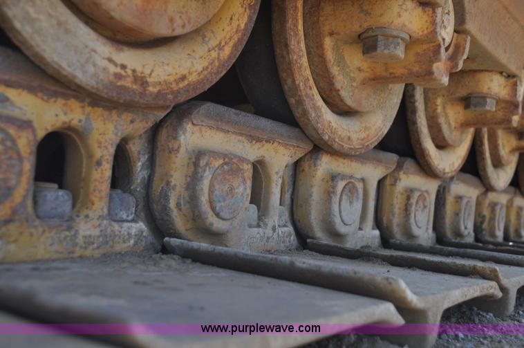 image for item G6006 1970 Caterpillar D8H dozer