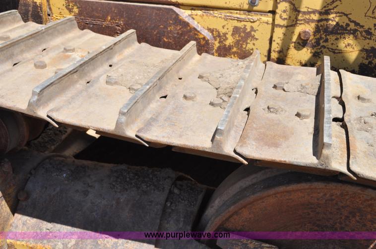 image for item G6006 1970 Caterpillar D8H dozer