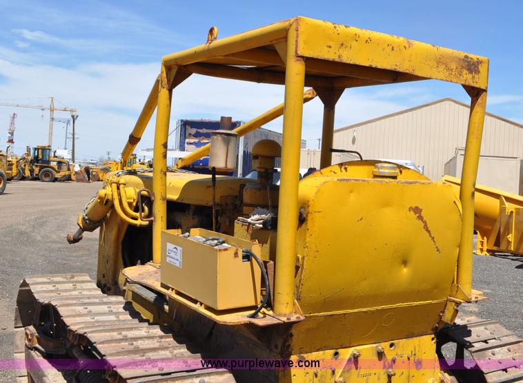 image for item G6008 1951 Caterpillar D6 dozer