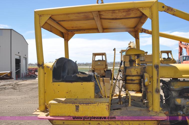 image for item G6008 1951 Caterpillar D6 dozer