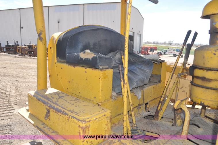 image for item G6008 1951 Caterpillar D6 dozer