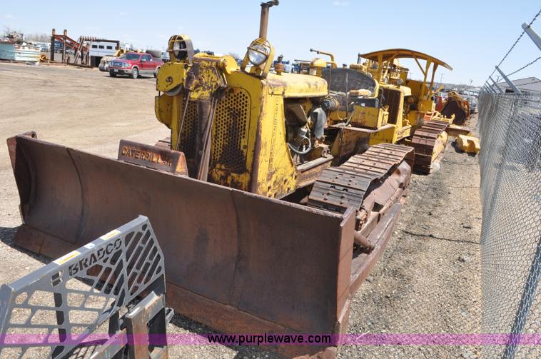 image for item G6009 1951 Caterpillar D6 dozer