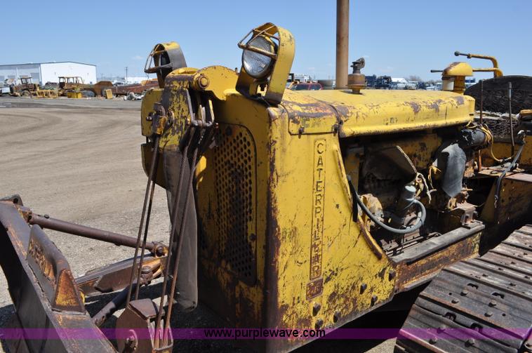 image for item G6009 1951 Caterpillar D6 dozer