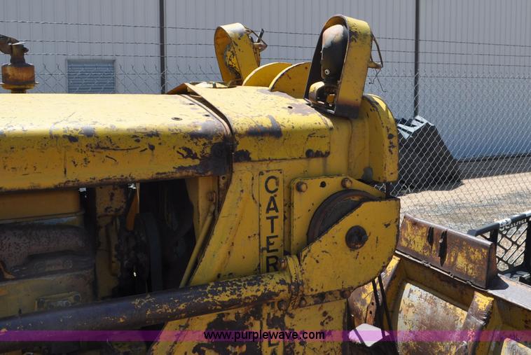 image for item G6009 1951 Caterpillar D6 dozer