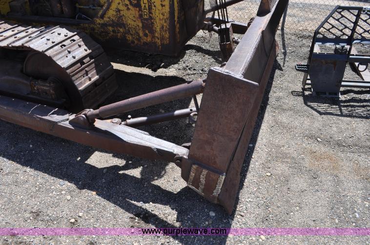 image for item G6009 1951 Caterpillar D6 dozer