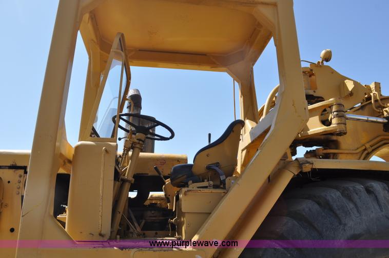 image for item G6010 1971 Caterpillar 633C elevating scraper