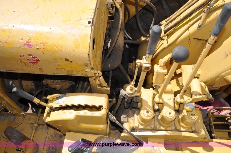image for item G6010 1971 Caterpillar 633C elevating scraper