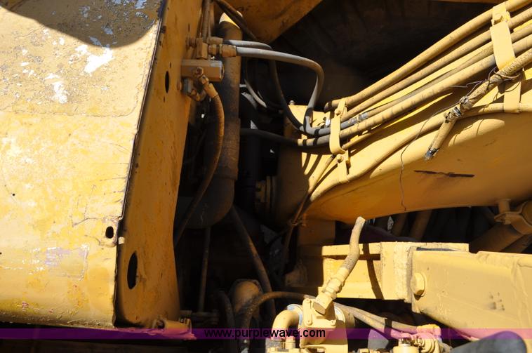 image for item G6010 1971 Caterpillar 633C elevating scraper