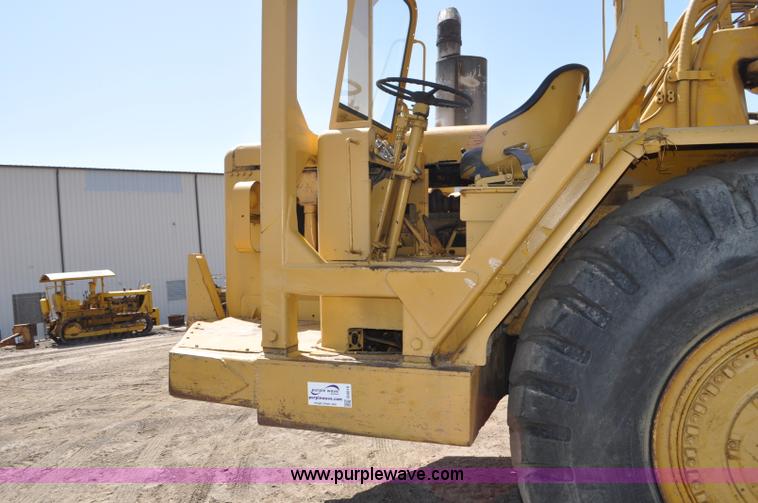 image for item G6010 1971 Caterpillar 633C elevating scraper