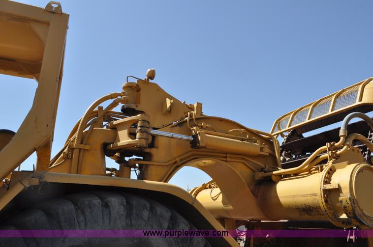 image for item G6010 1971 Caterpillar 633C elevating scraper