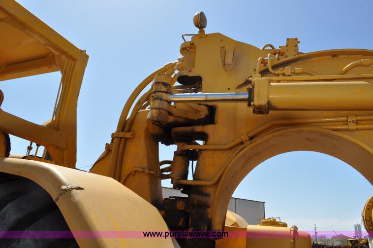 image for item G6010 1971 Caterpillar 633C elevating scraper