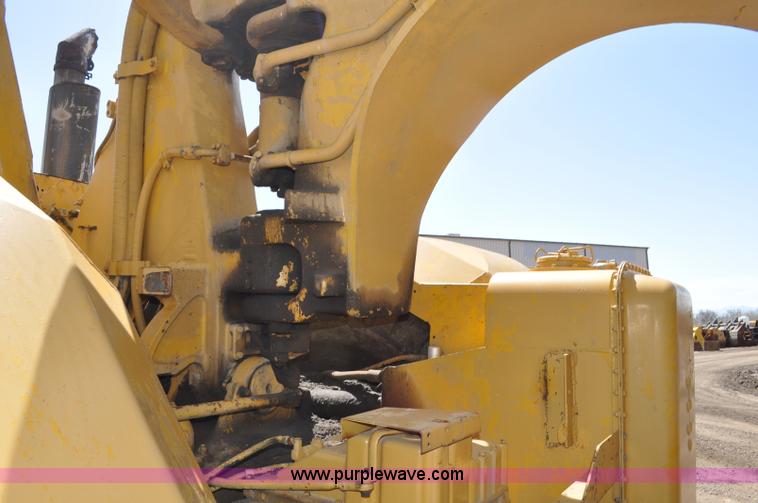 image for item G6010 1971 Caterpillar 633C elevating scraper