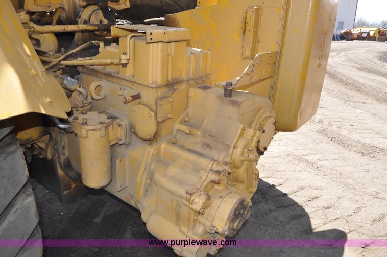 image for item G6010 1971 Caterpillar 633C elevating scraper