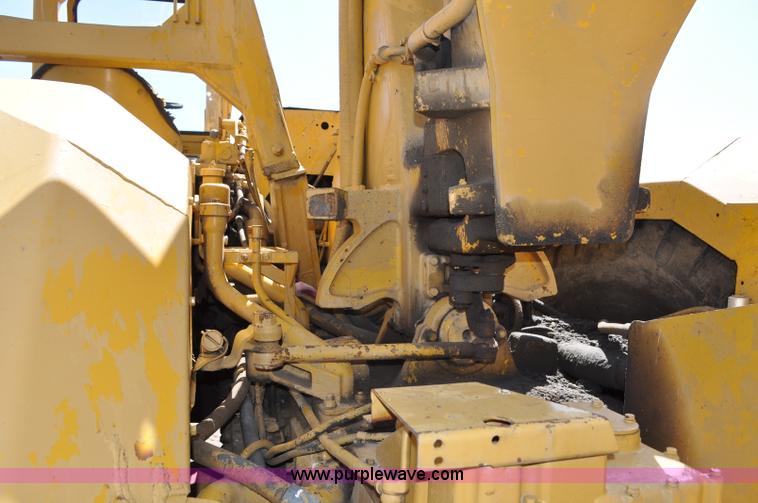image for item G6010 1971 Caterpillar 633C elevating scraper