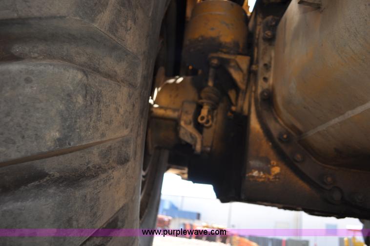 image for item G6010 1971 Caterpillar 633C elevating scraper