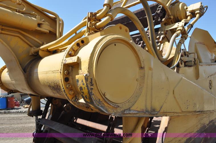 image for item G6010 1971 Caterpillar 633C elevating scraper