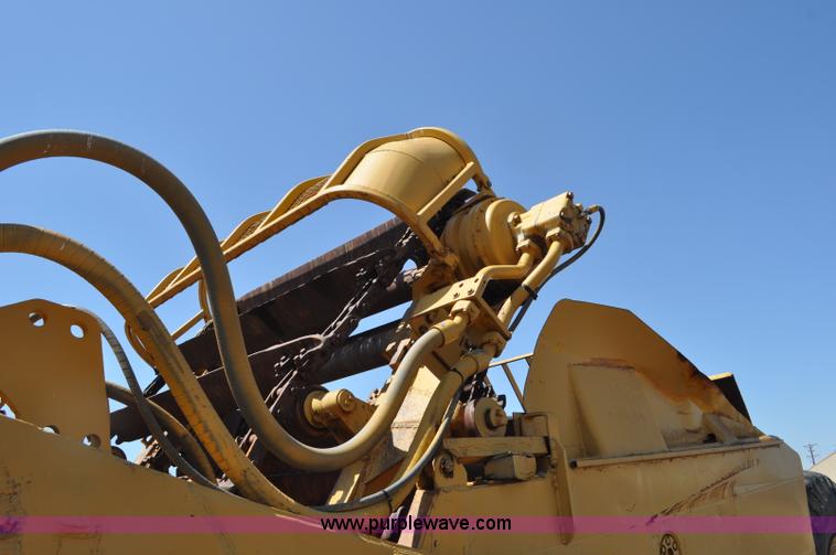 image for item G6010 1971 Caterpillar 633C elevating scraper