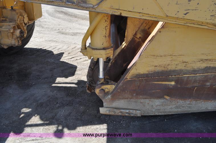 image for item G6010 1971 Caterpillar 633C elevating scraper