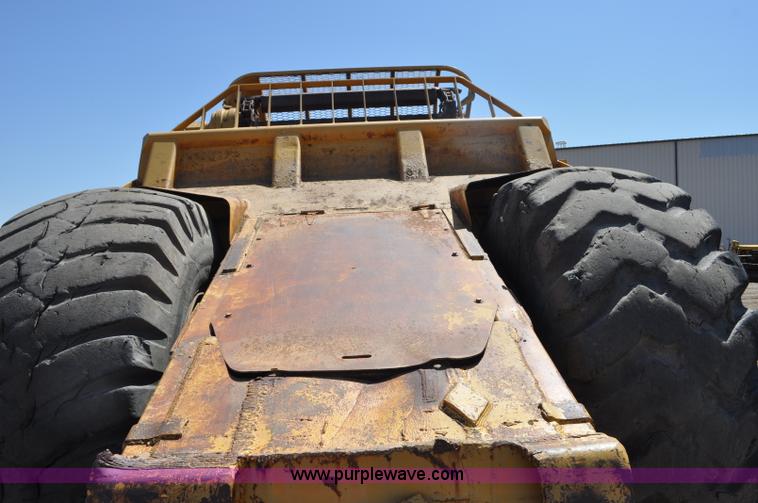 image for item G6010 1971 Caterpillar 633C elevating scraper