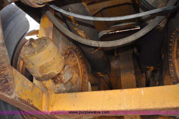 image for item G6010 1971 Caterpillar 633C elevating scraper