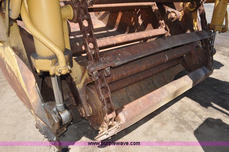 image for item G6010 1971 Caterpillar 633C elevating scraper