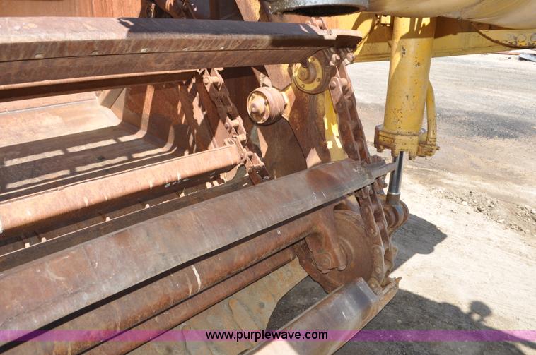 image for item G6010 1971 Caterpillar 633C elevating scraper