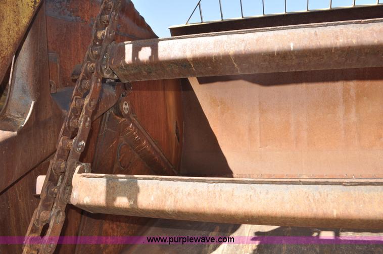 image for item G6010 1971 Caterpillar 633C elevating scraper