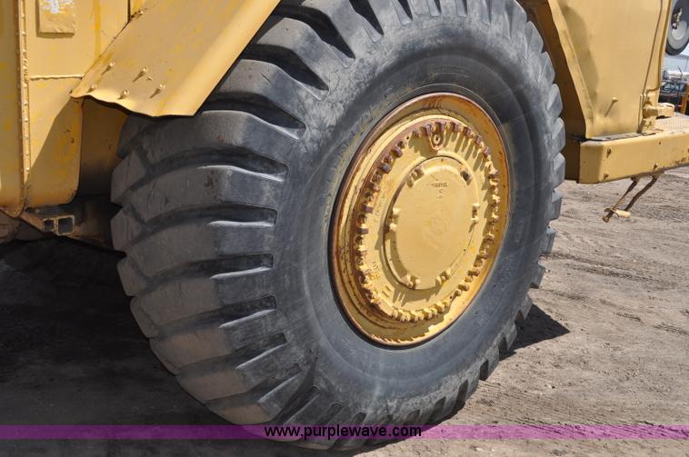 image for item G6010 1971 Caterpillar 633C elevating scraper