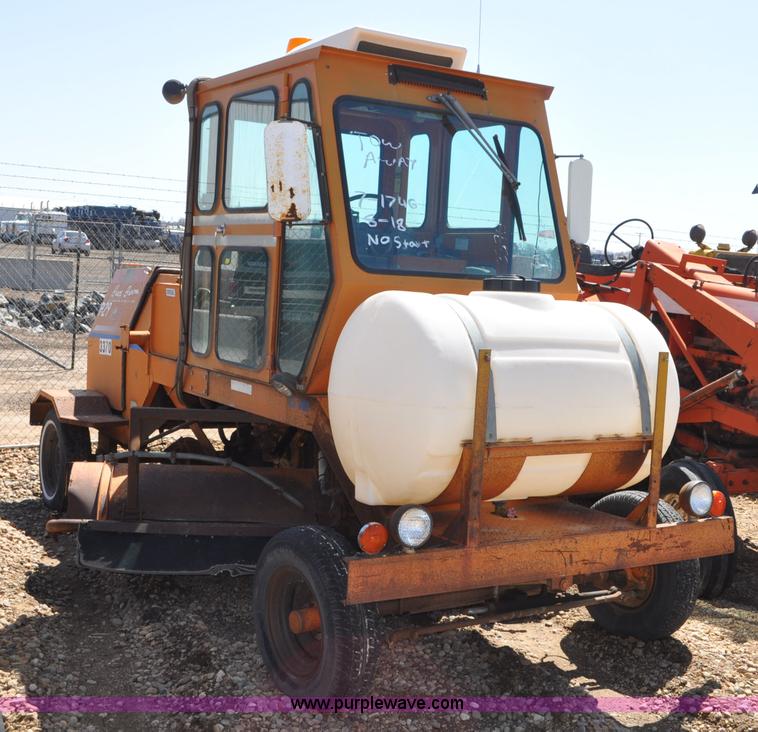 image for item G6012 Broce RJ300 broom