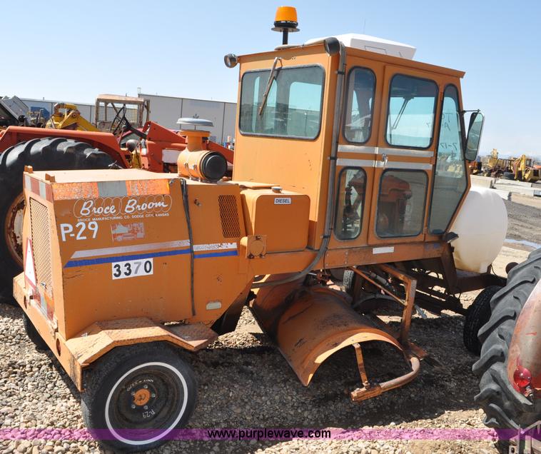 image for item G6012 Broce RJ300 broom