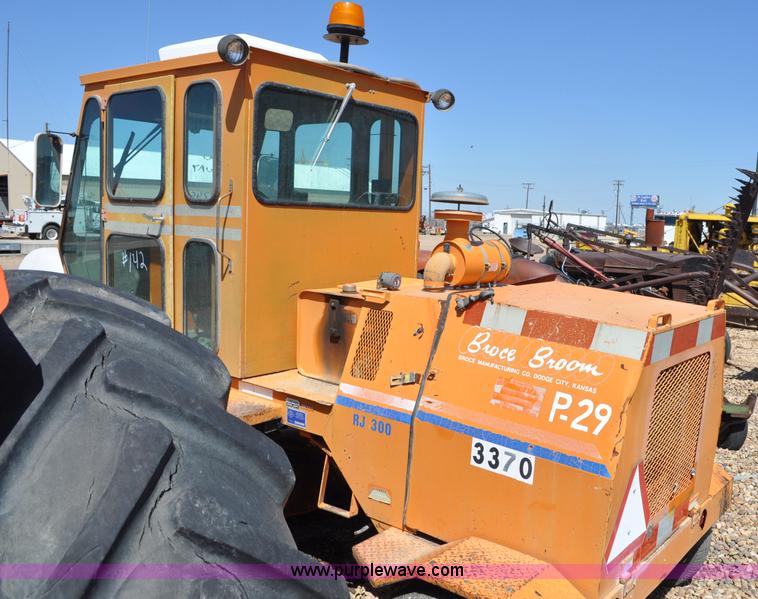 image for item G6012 Broce RJ300 broom