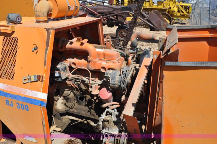 image for item G6012 Broce RJ300 broom