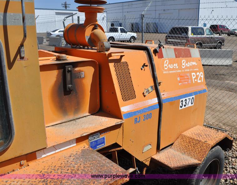 image for item G6012 Broce RJ300 broom