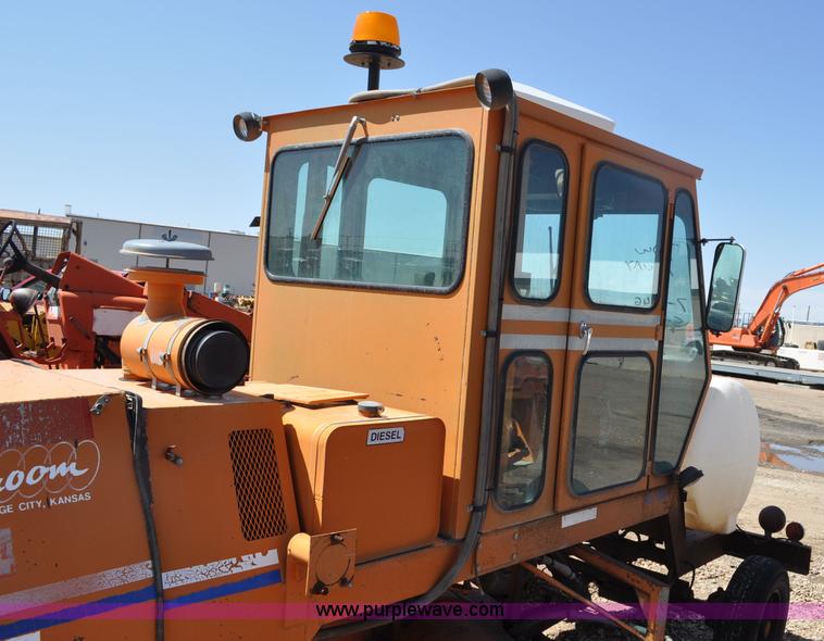 image for item G6012 Broce RJ300 broom