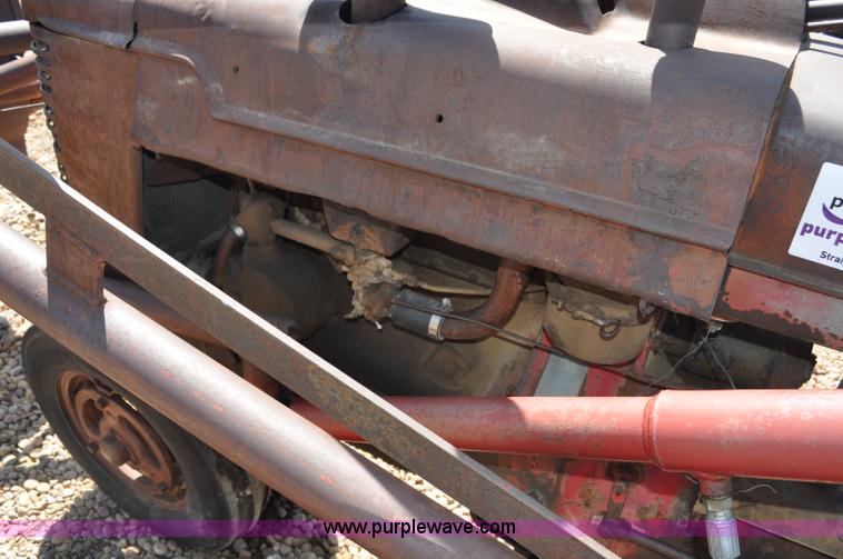 image for item G6014 1940 Farmall H tractor