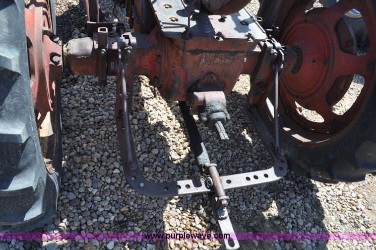 image for item G6014 1940 Farmall H tractor