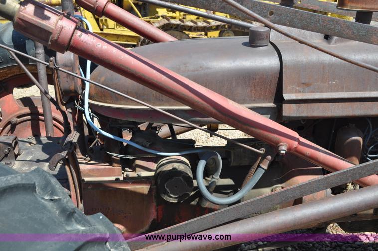 image for item G6014 1940 Farmall H tractor