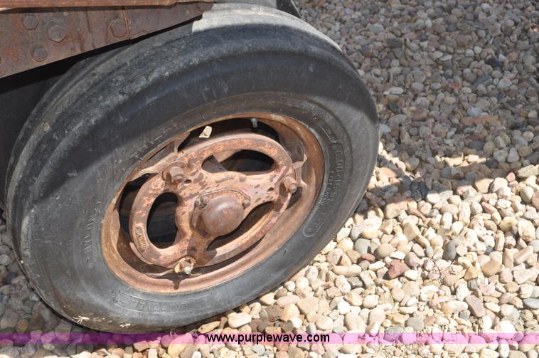 image for item G6014 1940 Farmall H tractor