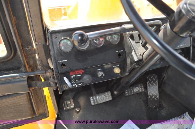 image for item G6015 1985 John Deere 544C wheel loader