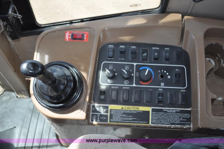 image for item G6019 1999 John Deere 624H wheel loader