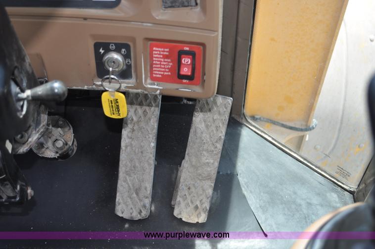 image for item G6019 1999 John Deere 624H wheel loader