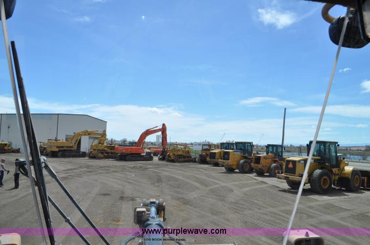 image for item G6019 1999 John Deere 624H wheel loader