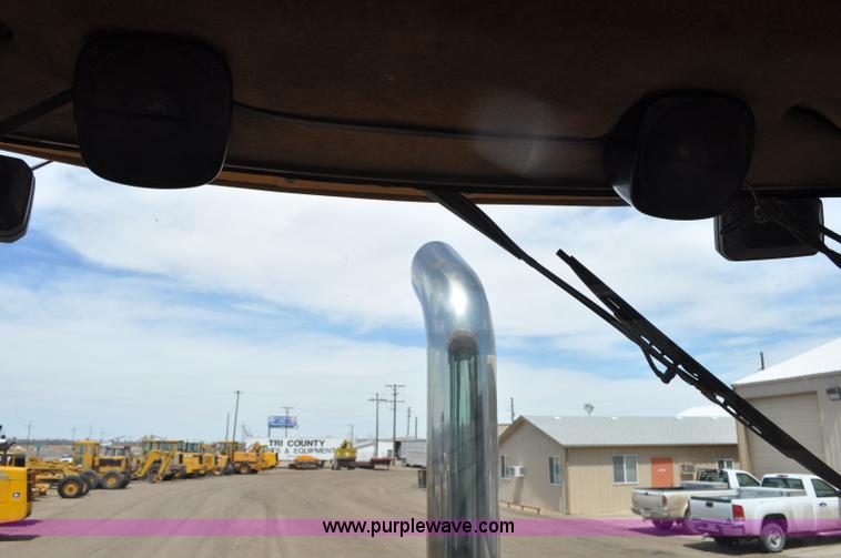 image for item G6019 1999 John Deere 624H wheel loader