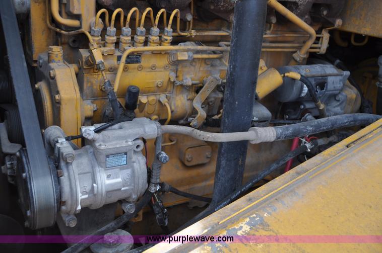 image for item G6019 1999 John Deere 624H wheel loader